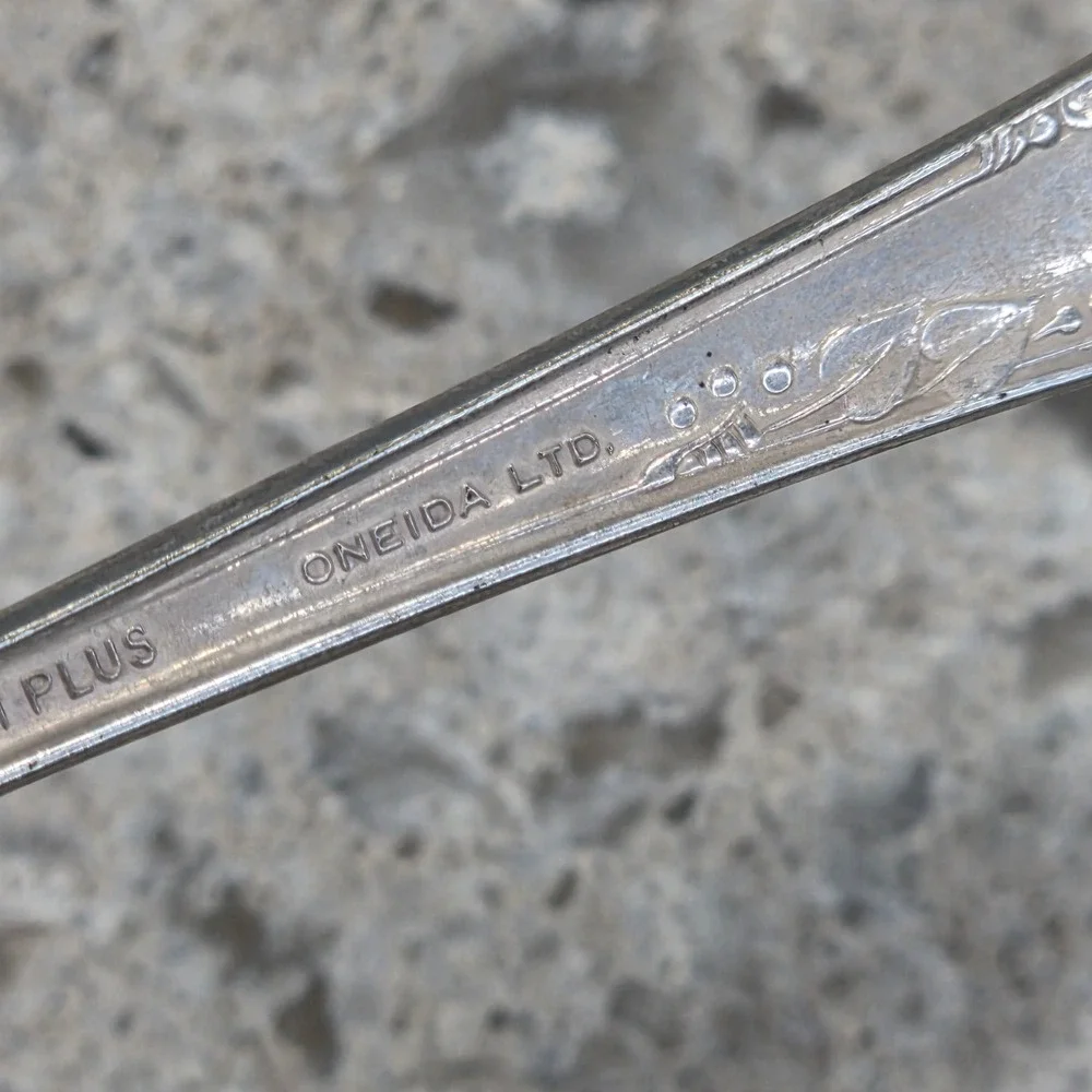Wm. A. Rogers‎ A1 Plus Oneida Ltd June 1937 Silverplate Teaspoons Set of 2 6